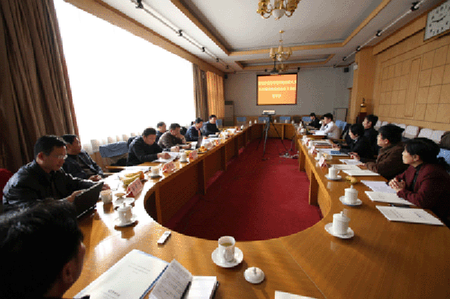 赢博互联政府网站评测研究中心主任、首席研究员杨冰之向与会专家进行了详细的汇报