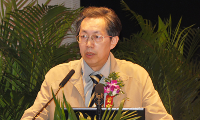 中国社会科学院信息化研究中心秘书长姜奇平以《智慧企业三化融合：业务平台化、员工创客化、用户个性化》为主题发表了精彩演讲