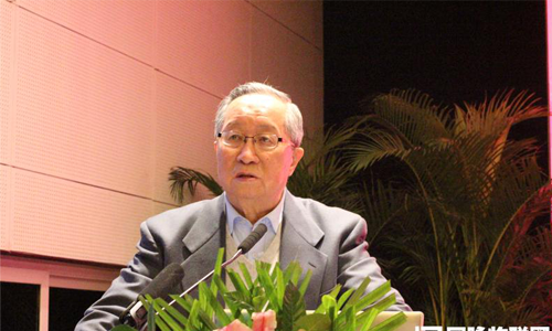 在"第六届（2014）中国智慧城市发展年会"上，中国互联网协会副理事长、国家信息化专家咨询委员会委员高新民发表主题演讲