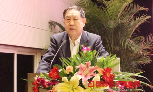 在"2014中国智慧政府发展年会"上，电子政务权威专家、国家行政学院教授汪玉凯发表主题演讲